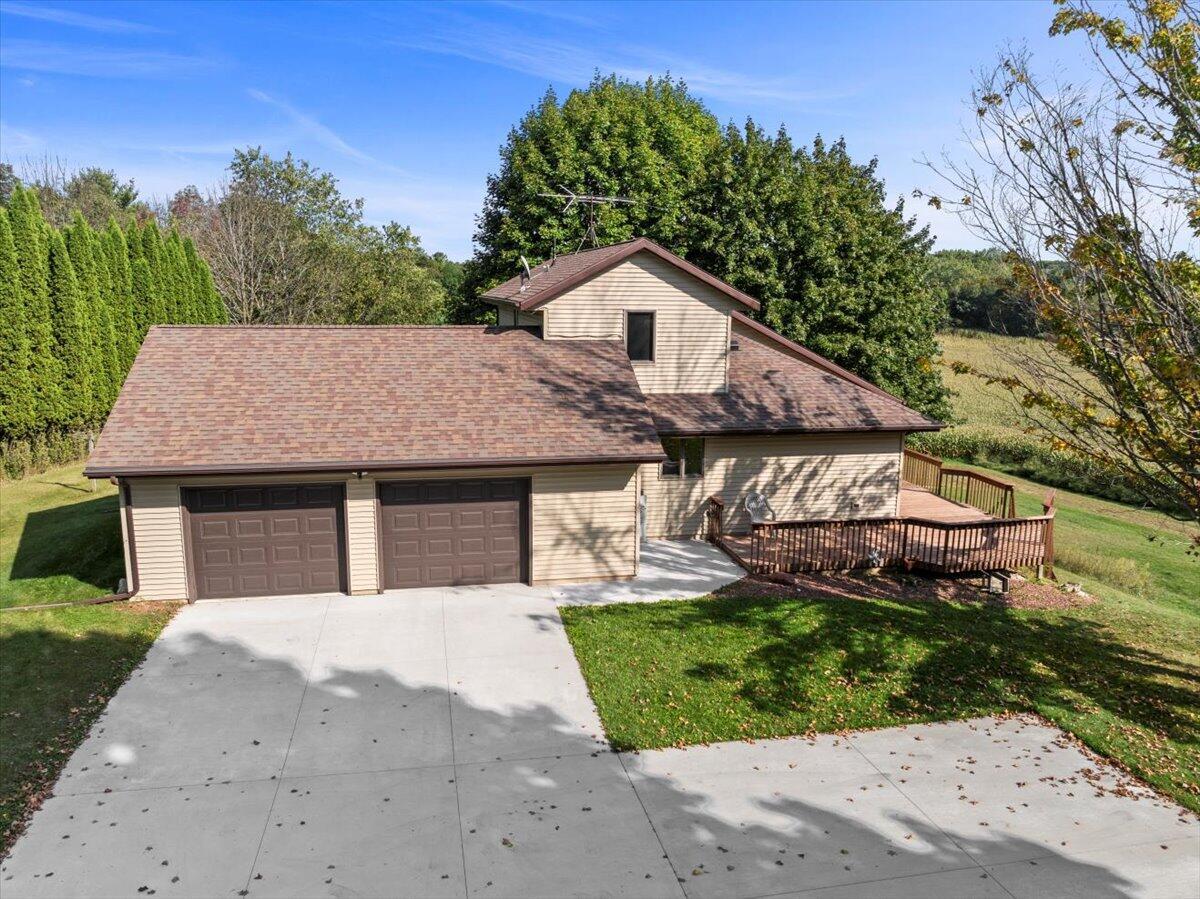 11215 Spring Lake, Meeme, WI 53042