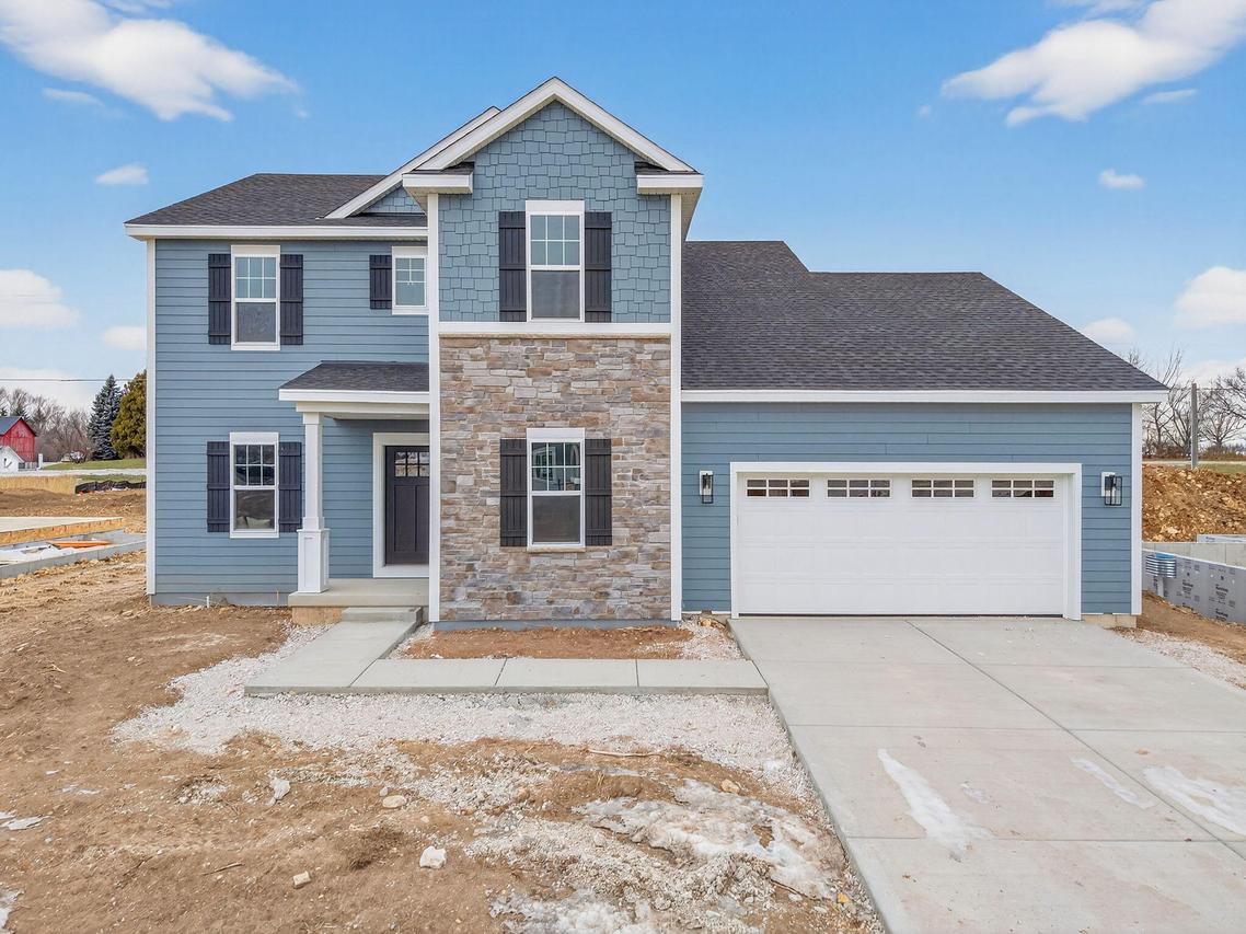 N67W25606 Vail Ln, Sussex, WI 53089