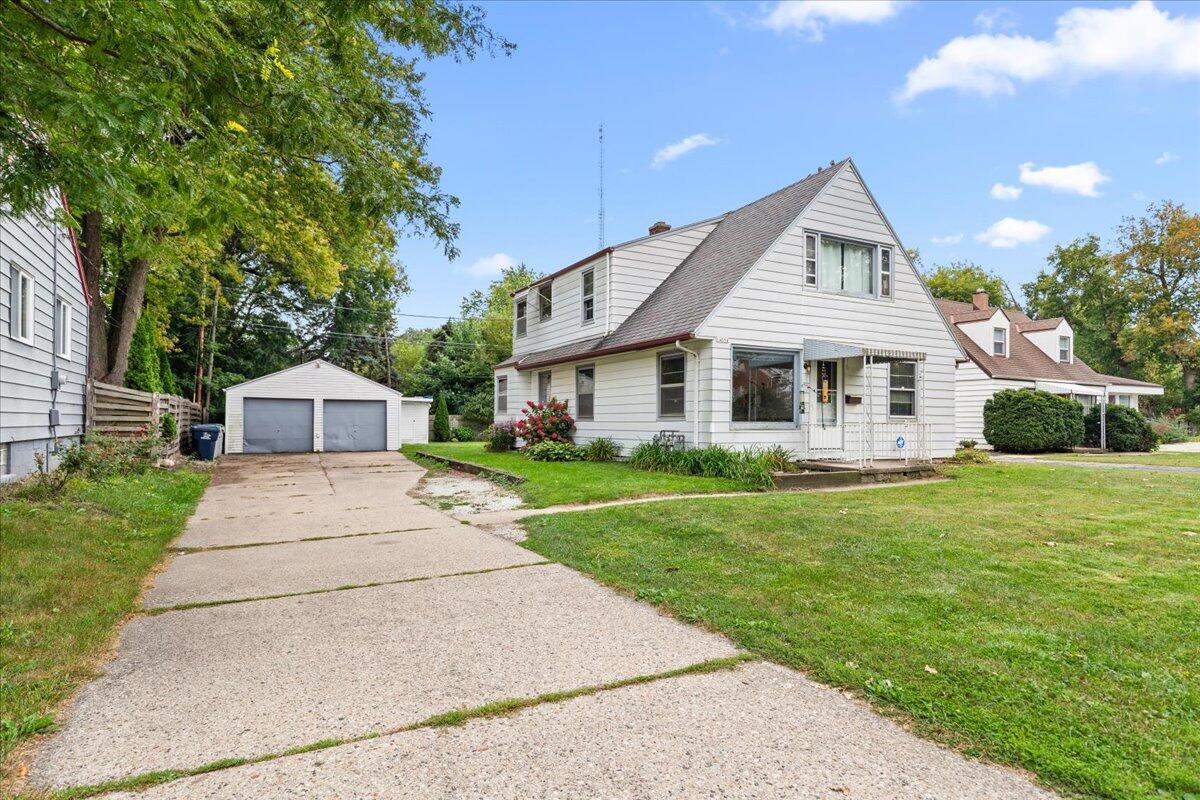 1405 W Custer Ave, Milwaukee, WI 53209