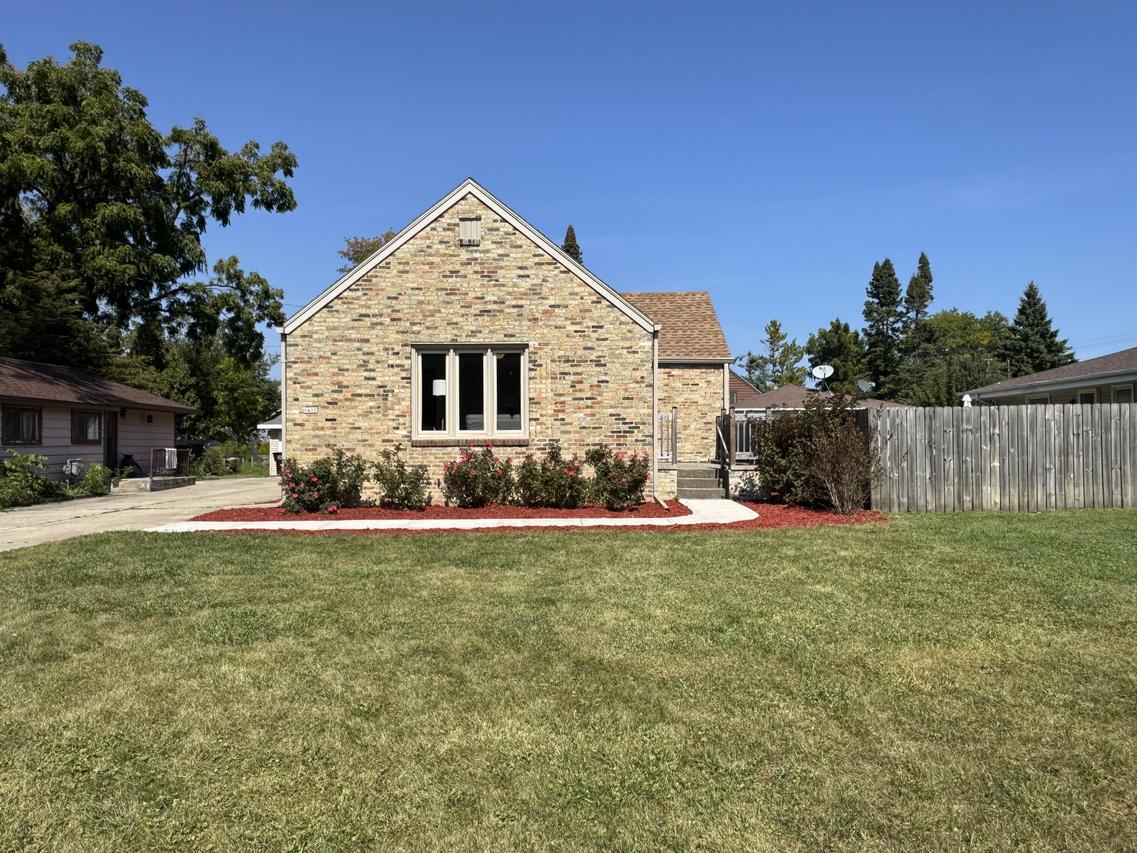 1410 Kremer Ave, Caledonia, WI 53402