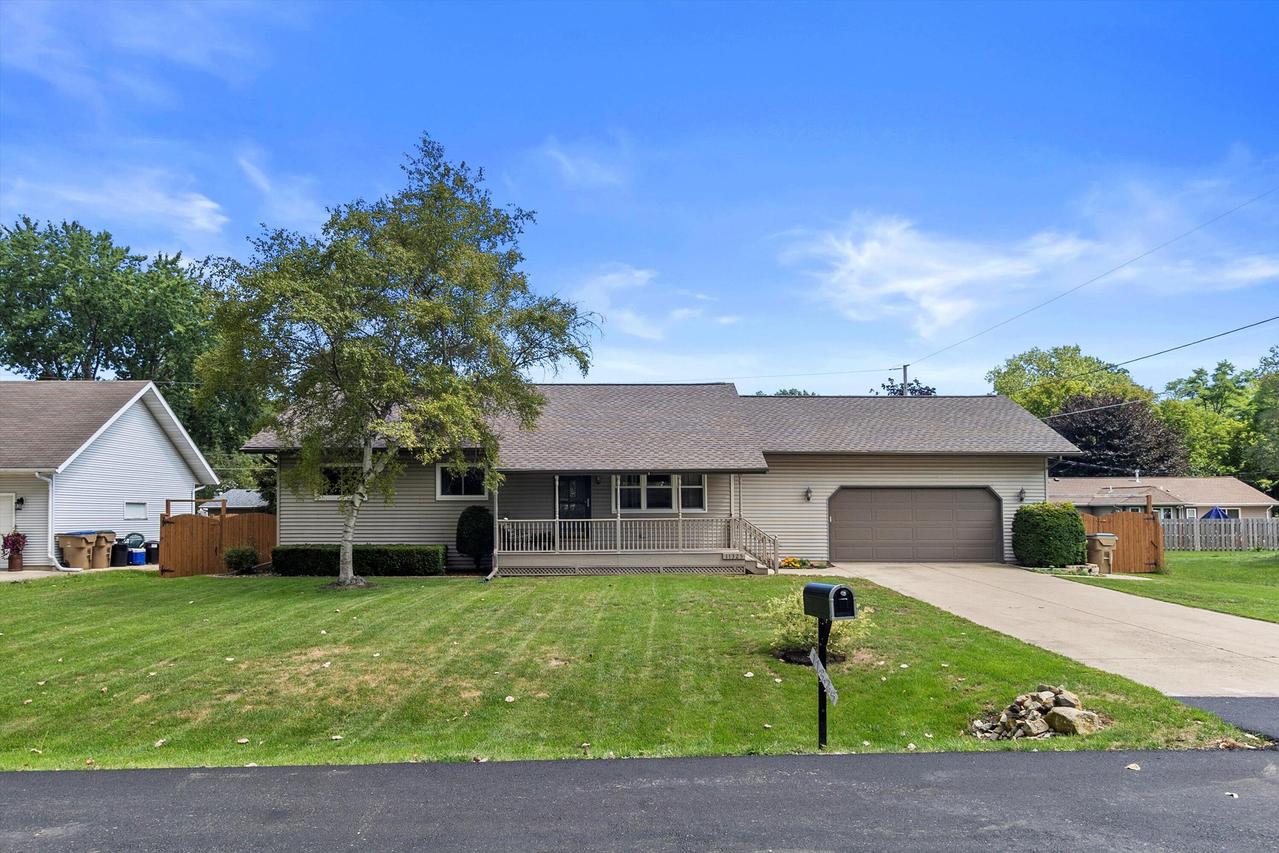 11325 9th Ave, Pleasant Prairie, WI 53158