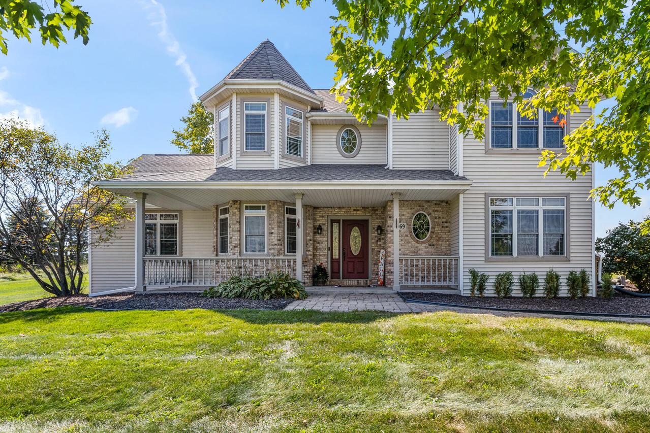 8969 Deer Run, Wayne, WI 53002
