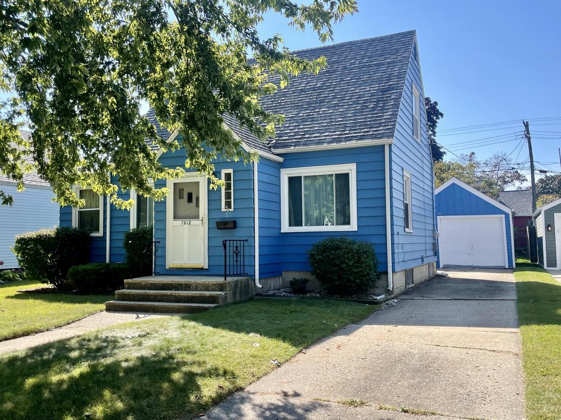 7812 21st Ave, Kenosha, WI 53143
