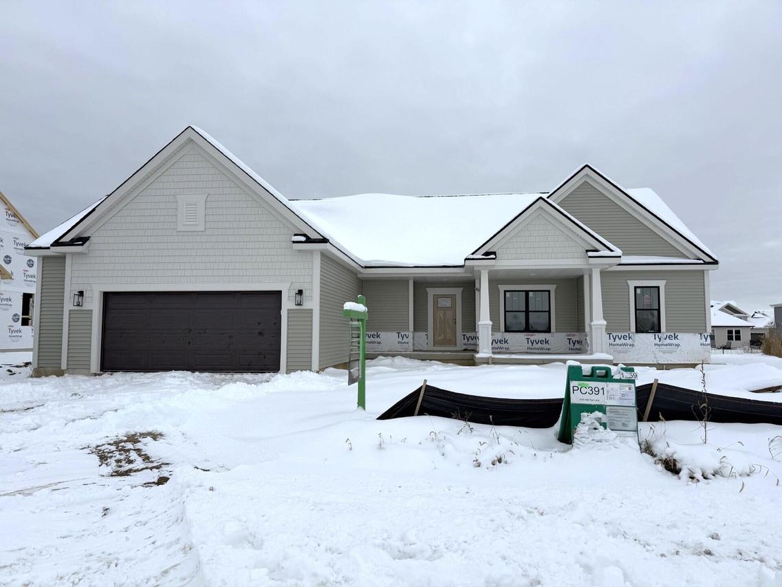 1259 Wild Rye Ln, Oconomowoc, WI 53066