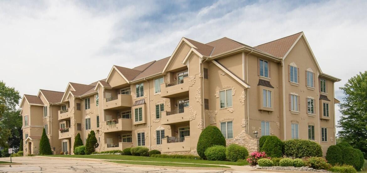 2912 N University Dr #305, Waukesha, WI 53188