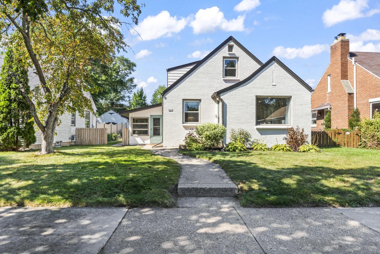 3711 S 3rd St, Milwaukee, WI 53207