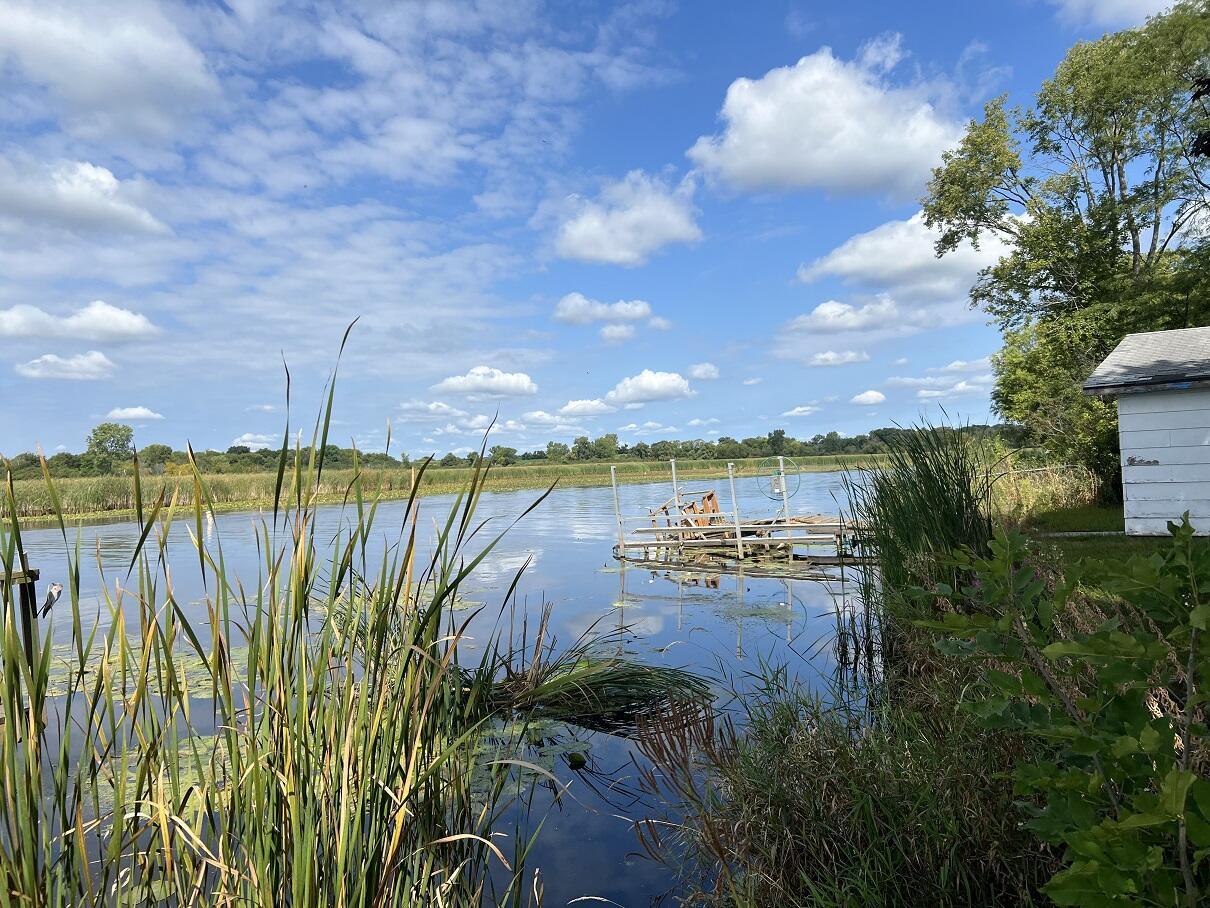 7820 Fox River, Waterford, WI 53185