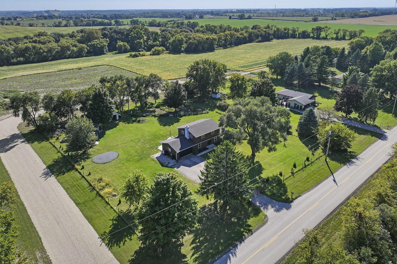 W2315 Swoboda Rd, East Troy, WI 53120