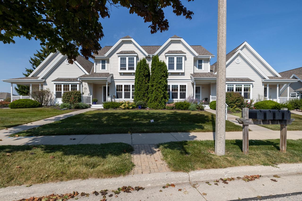 N28W6642 Alyce St #7, Cedarburg, WI 53012