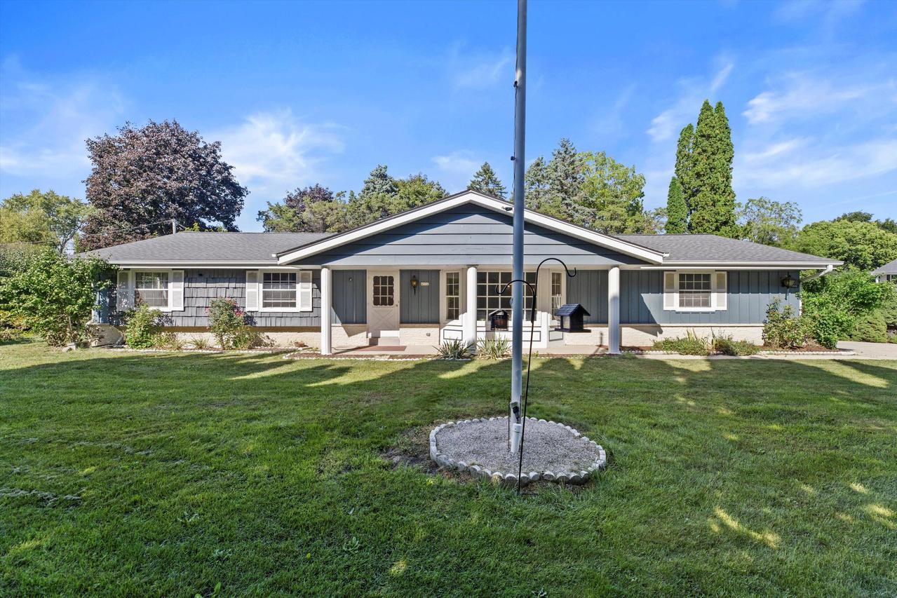4532 W Ravine Ln, Brown Deer, WI 53223