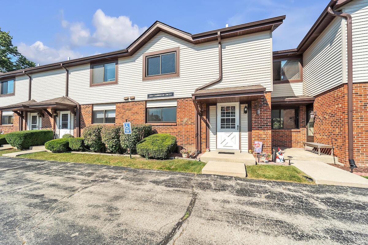 5835 Cambridge Cir #5, Mount Pleasant, WI 53406