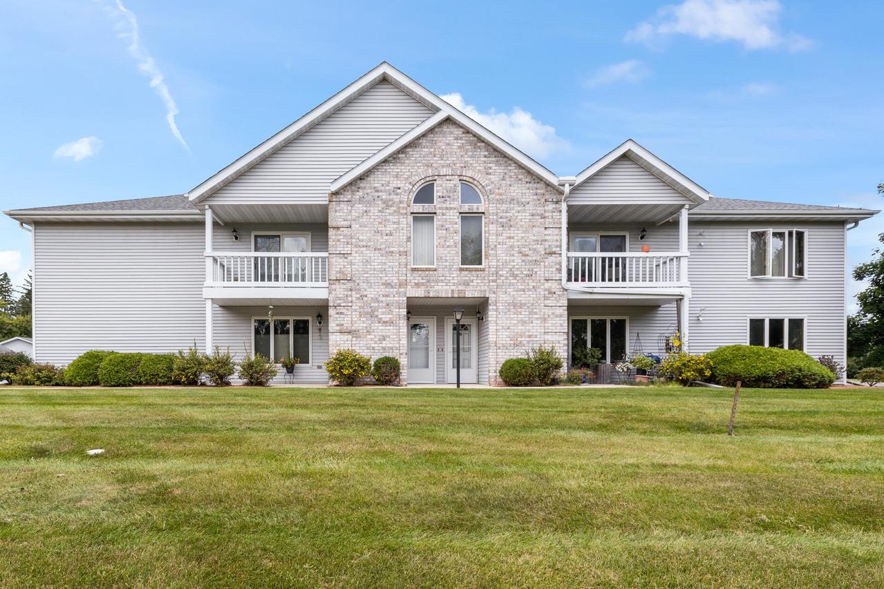 1711 Wildlife Dr #C, Kewaskum, WI 53040