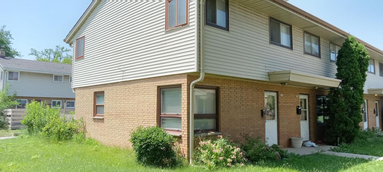 8542 W Villard Ave, Milwaukee, WI 53225