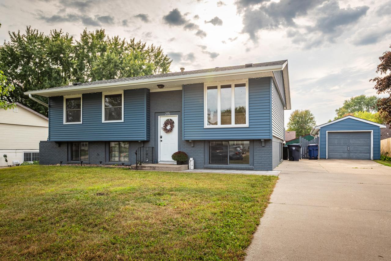 215 16th Ave, Onalaska, WI 54650