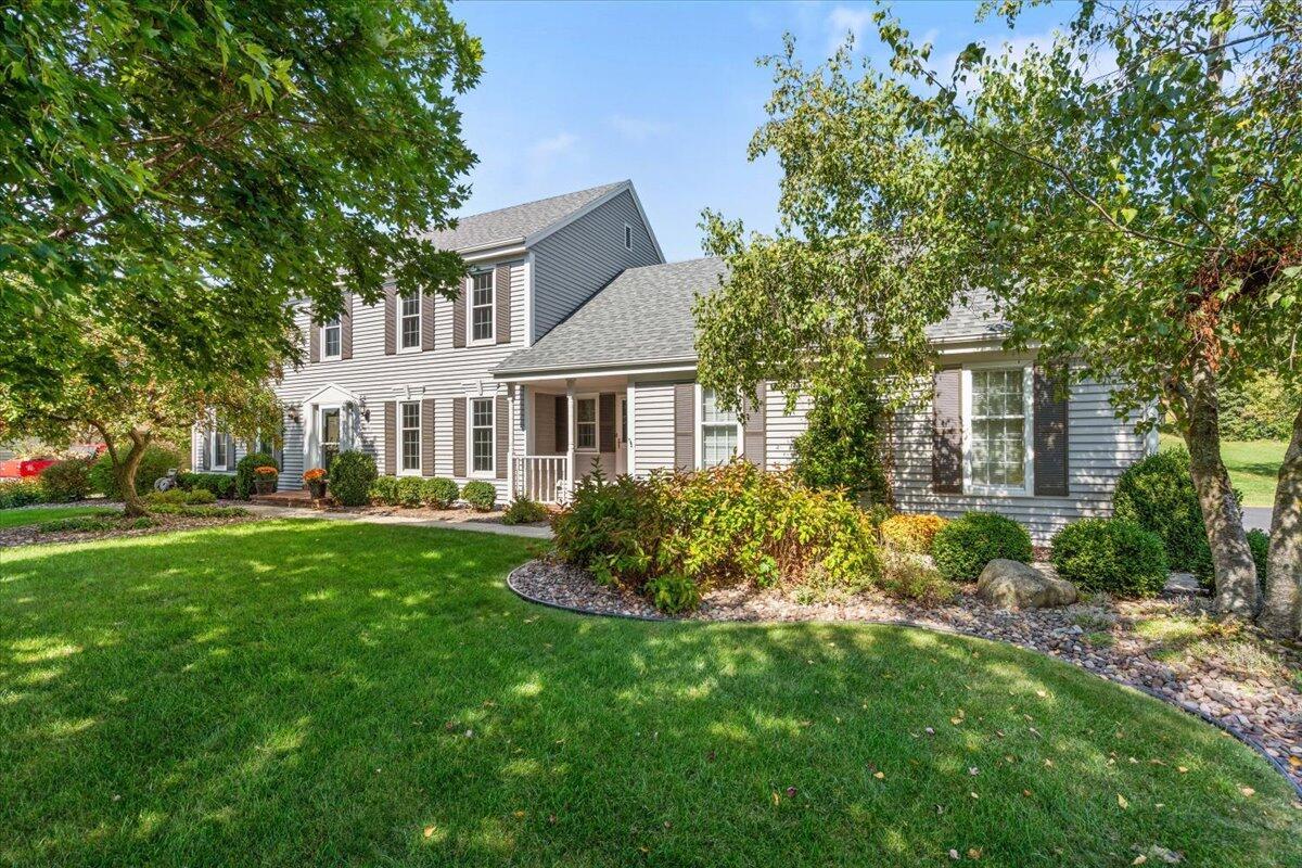 N32W23360 Fieldside Rd, Pewaukee, WI 53072