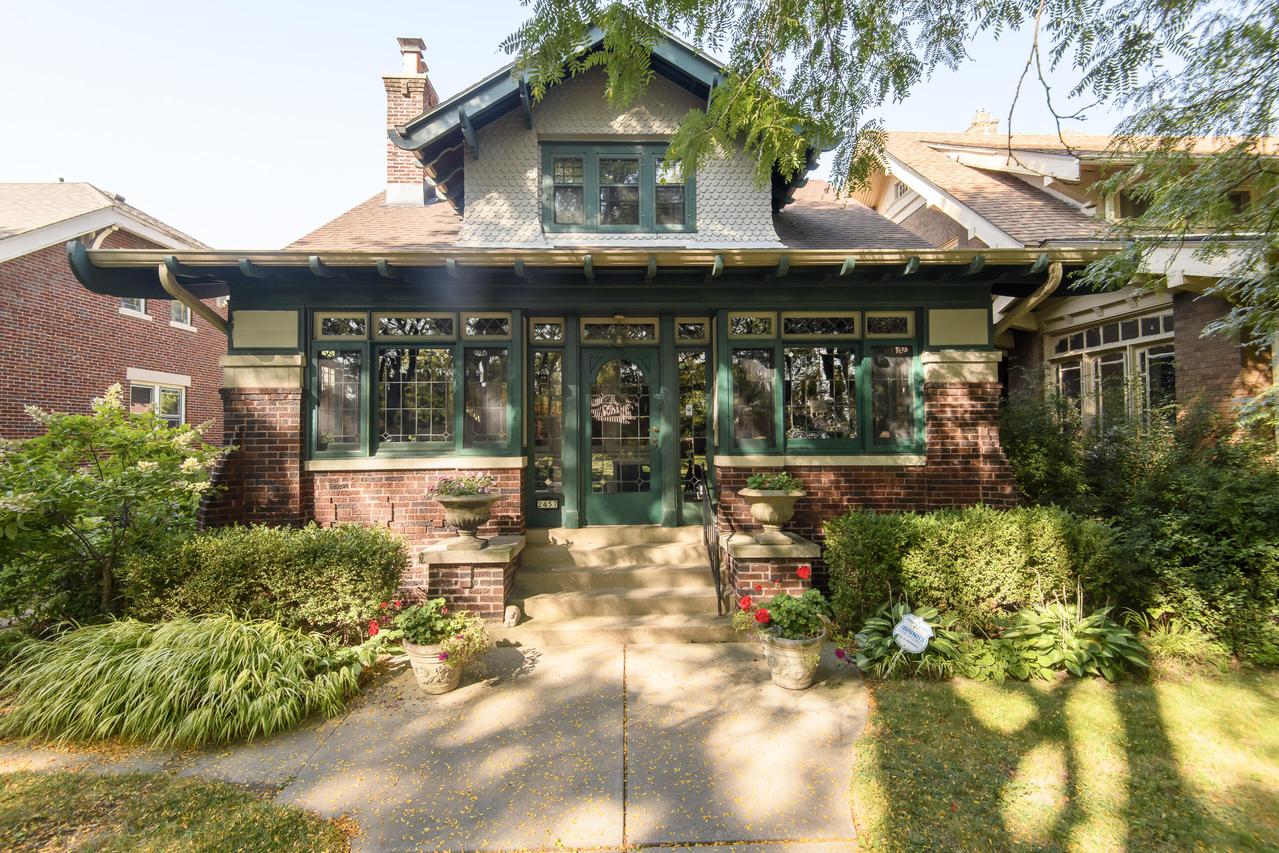 2457 N Grant Blvd, Milwaukee, WI 53210