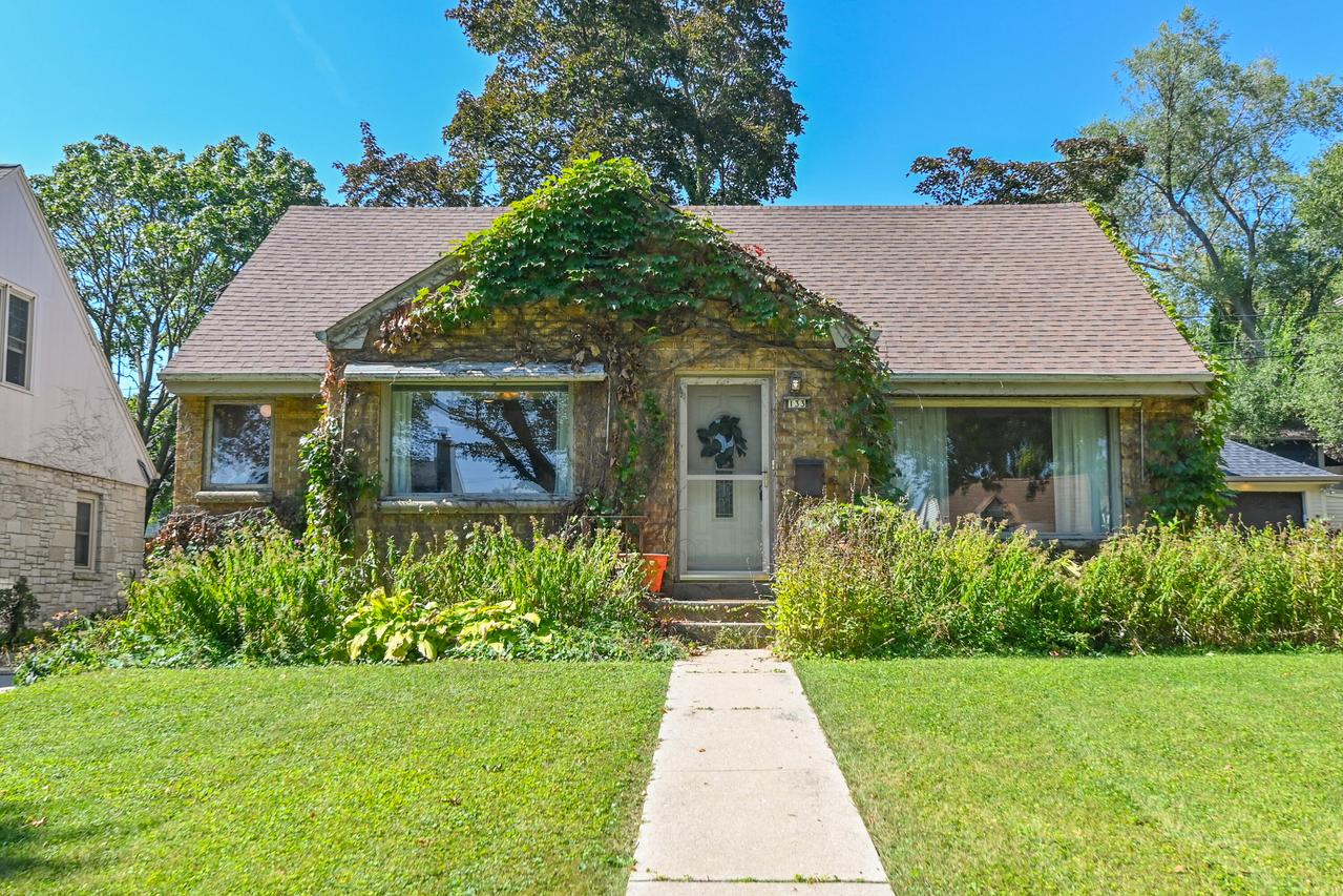 133 N 85th St, Wauwatosa, WI 53226