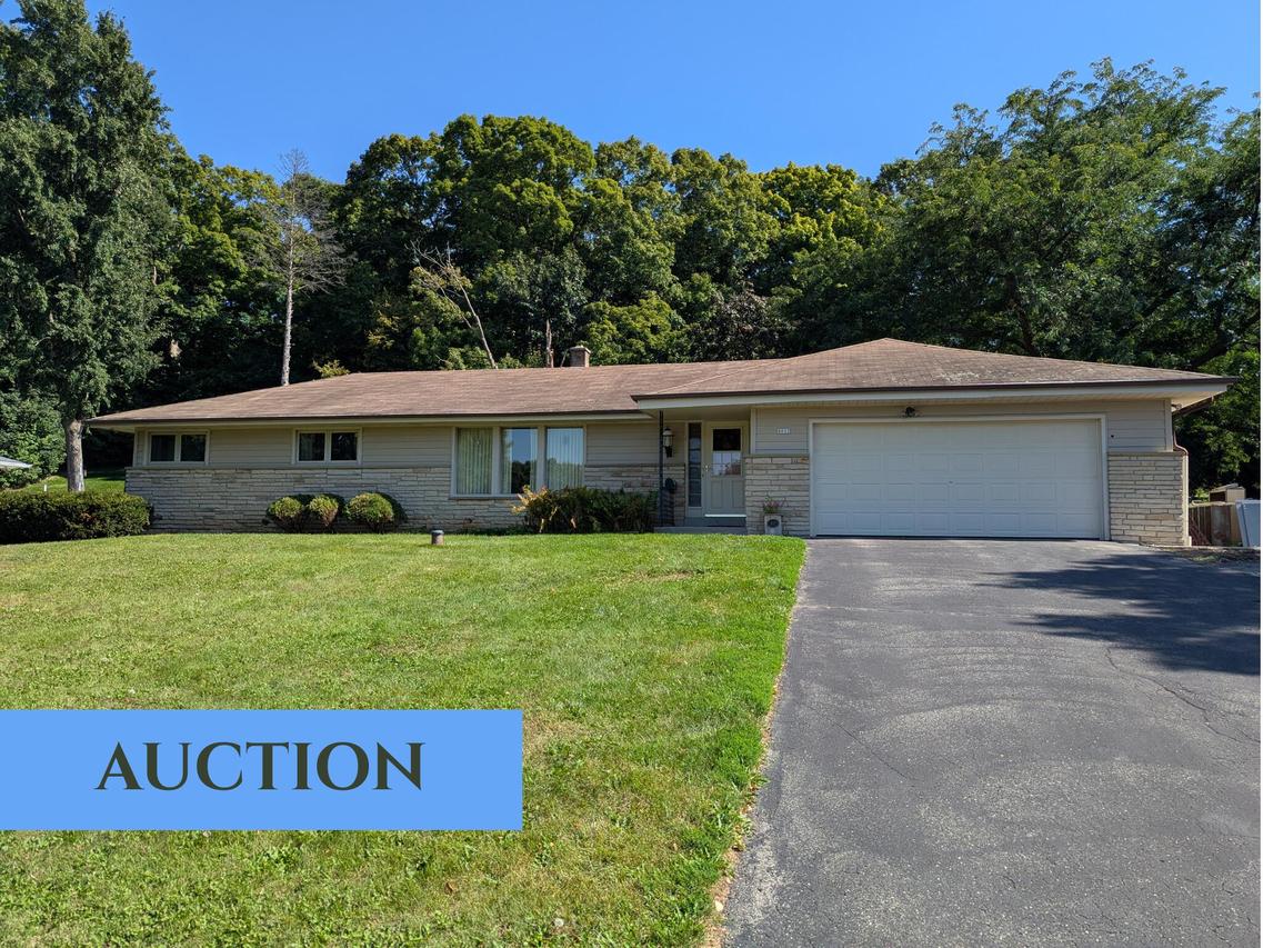 4612 S Shore Ave, Polk, WI 53086