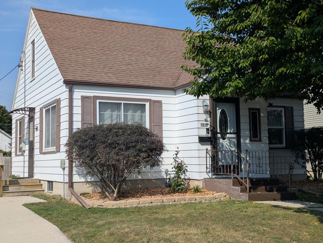 1914 N 18th St, Sheboygan, WI 53081