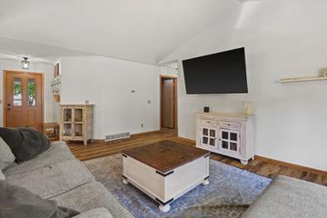 161 S Maple Ln, Whitewater, WI 53190