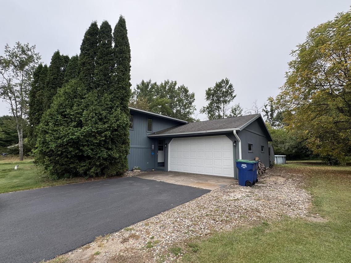 N2885 Sabine Ct, Farmington, WI 54981