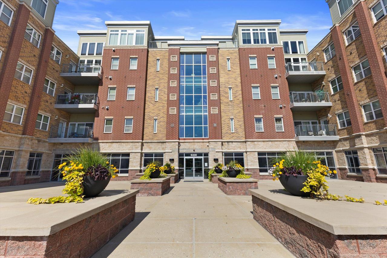 6330 W Greenfield Ave #211, West Allis, WI 53214