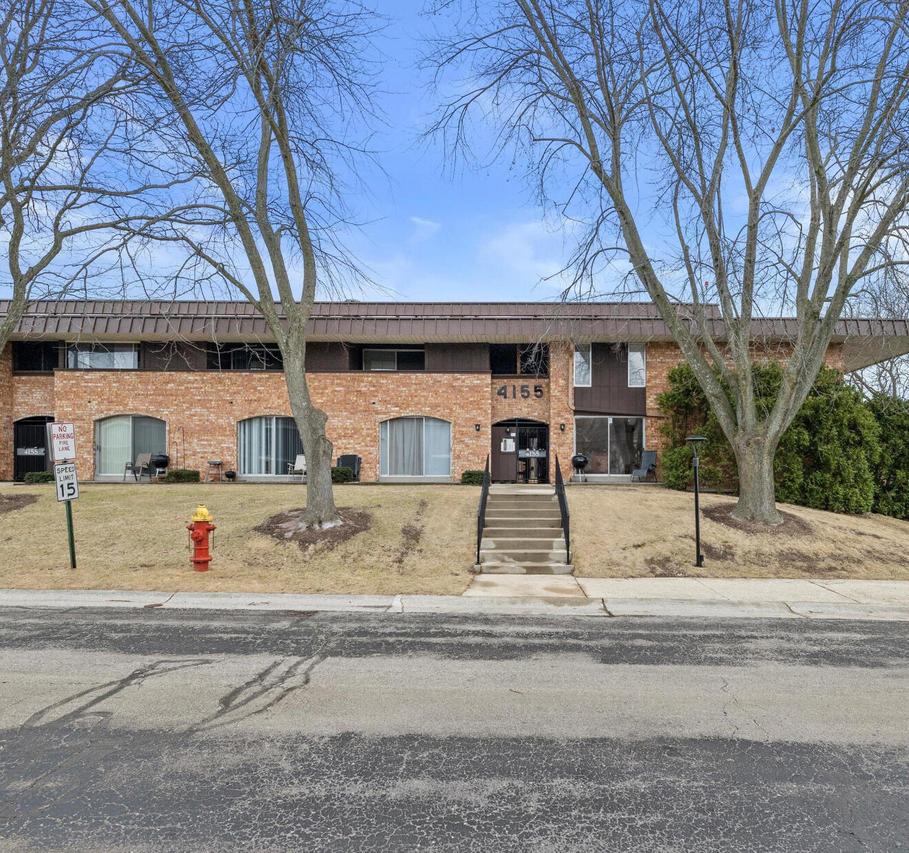 4155 W Rivers Edge Cir #24, Brown Deer, WI 53209