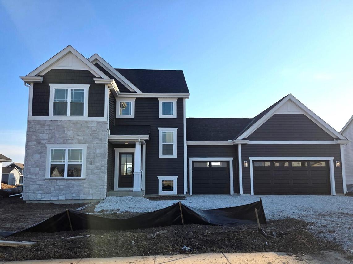 1275 Wild Rye Ln, Oconomowoc, WI 53066