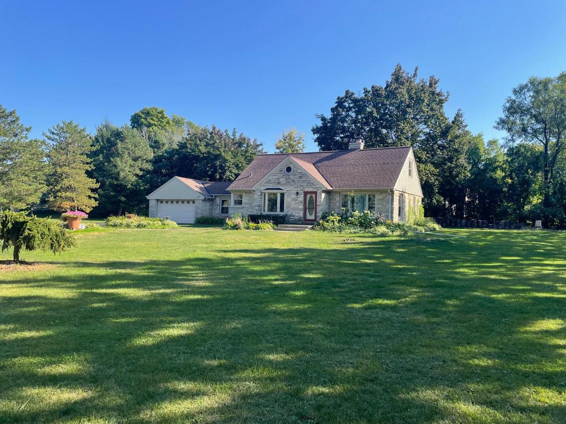 13523 W Prospect Pl, New Berlin, WI 53151