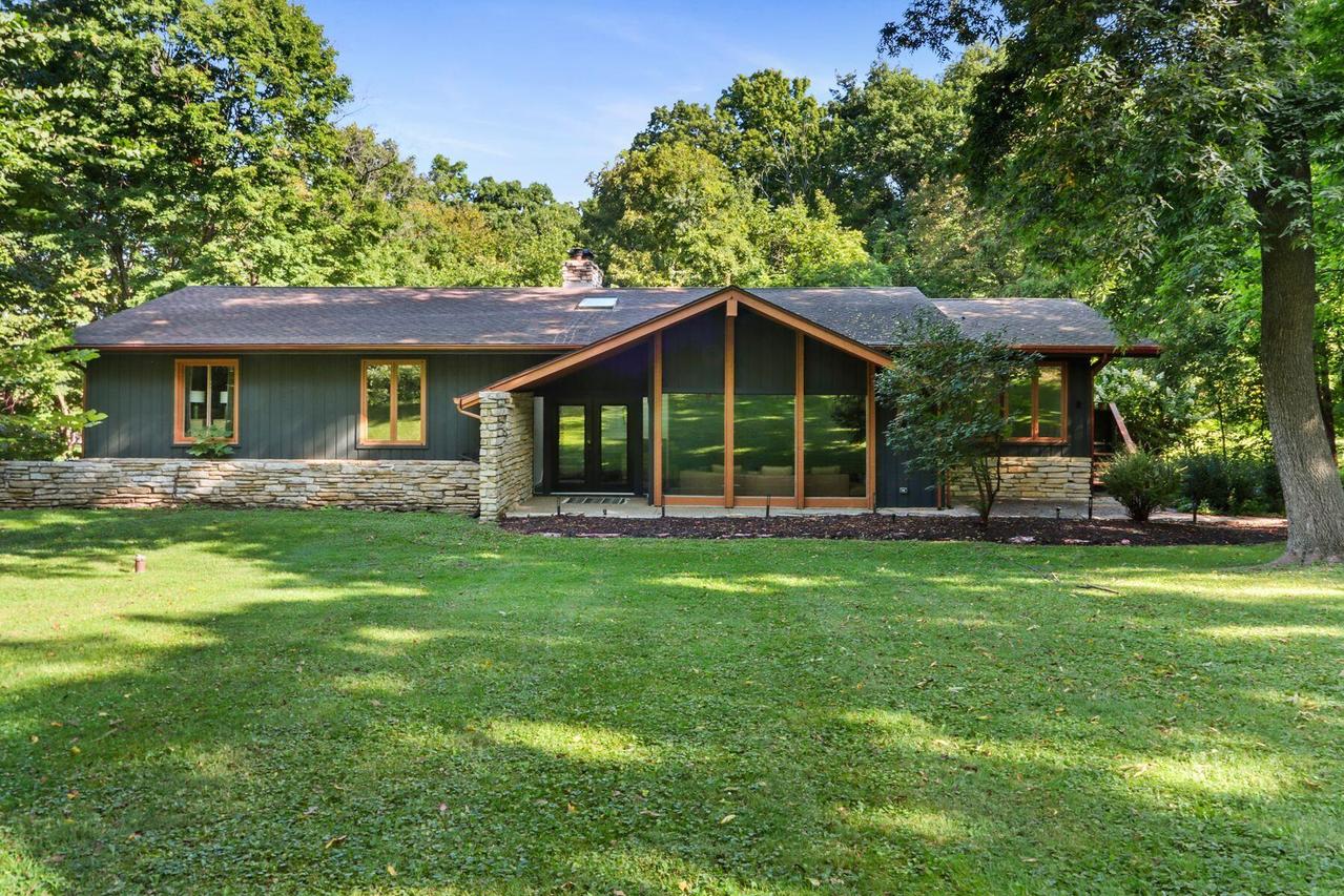 W3552 Wildwood Dr, Geneva, WI 53147