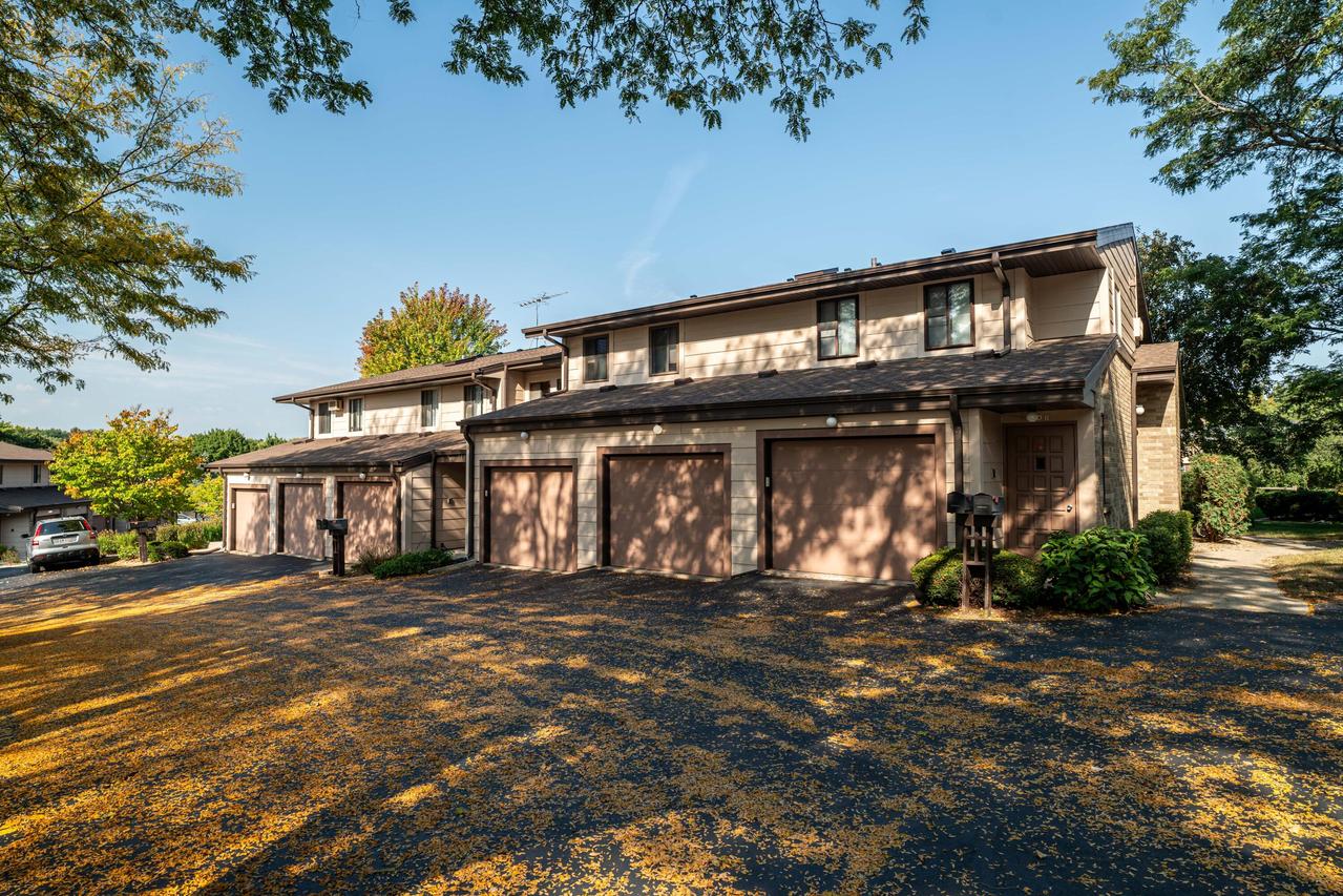 310 Sheffield Rd #Unit 2, Waukesha, WI 53186