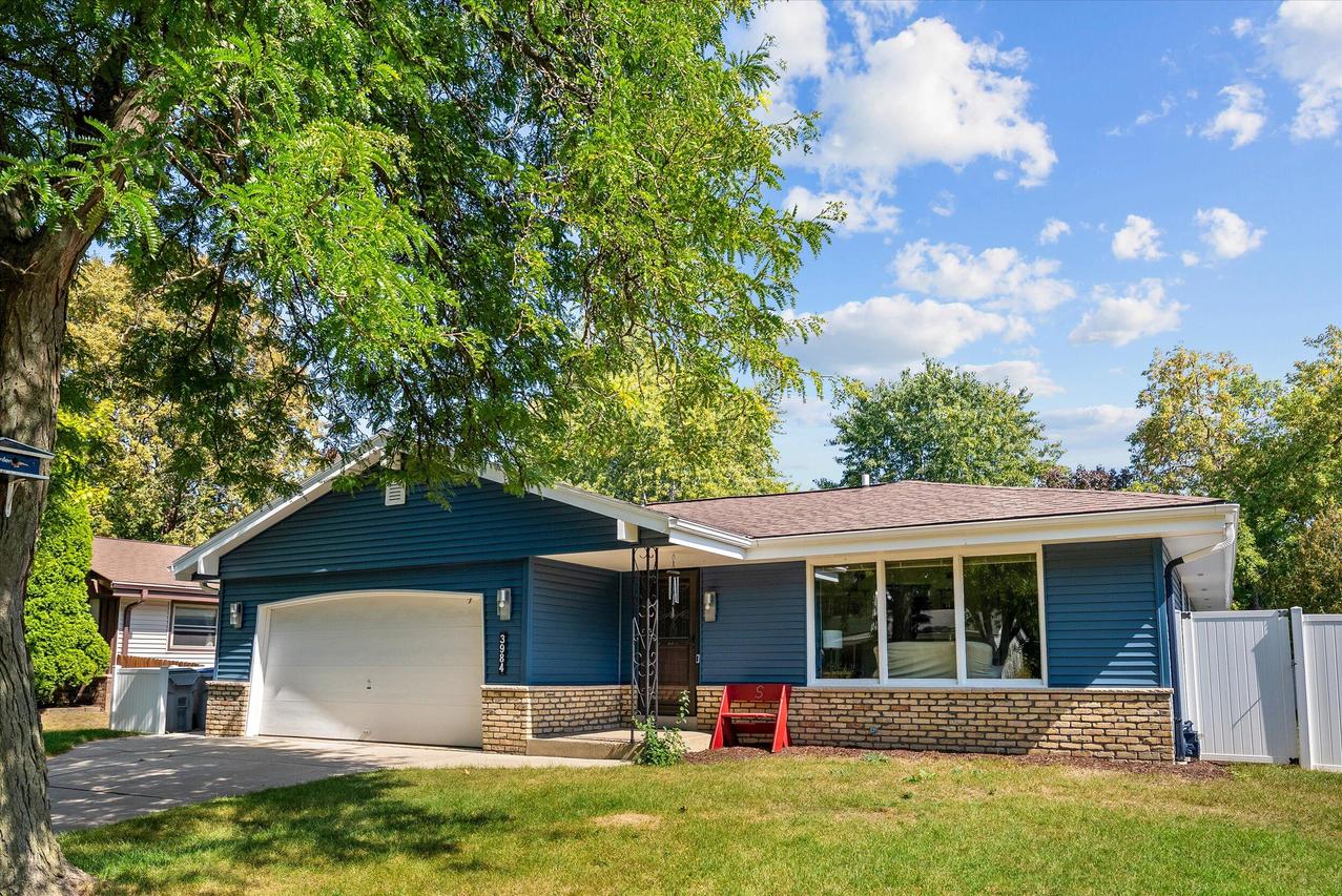 3984 S 72nd St, Milwaukee, WI 53220