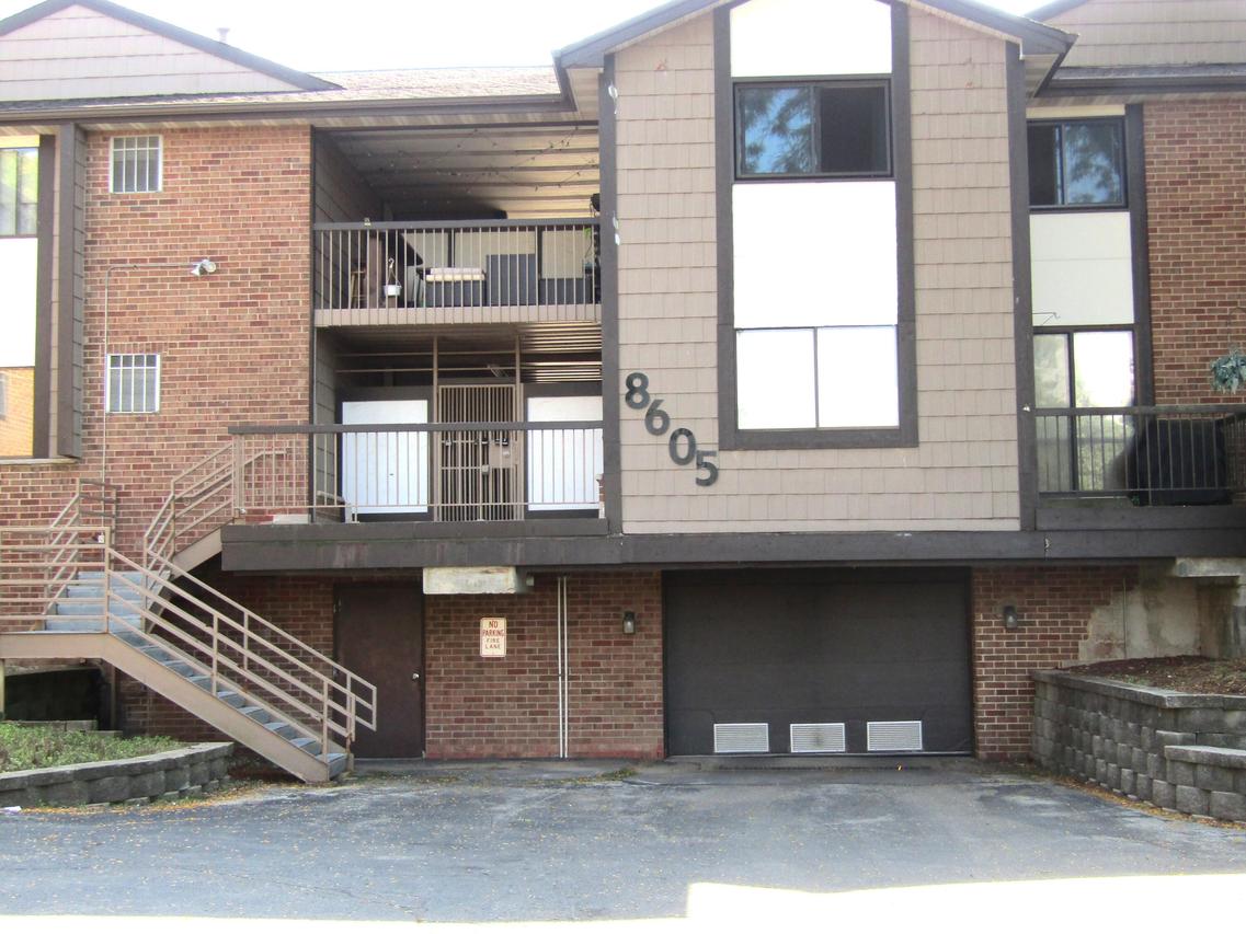 8605 N Servite Dr #204, Milwaukee, WI 53223