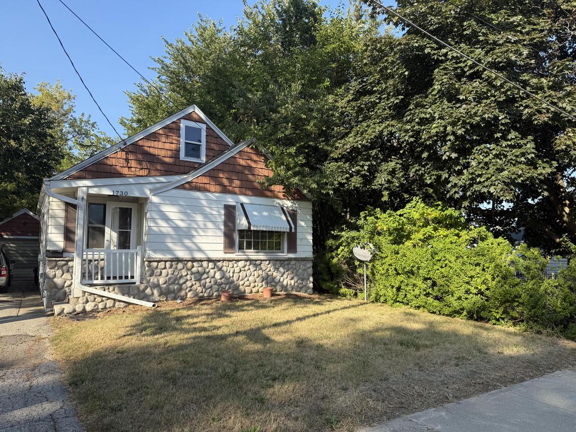 1730 41st Pl, Kenosha, WI 53140