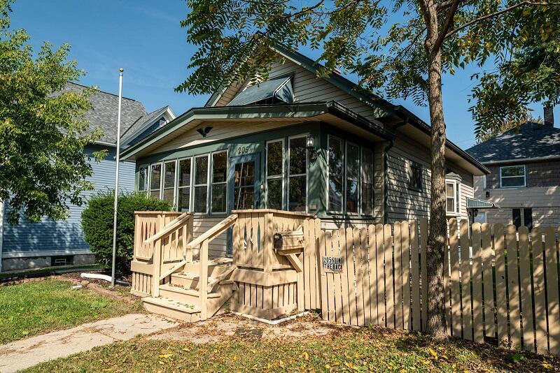 2054 S 77th St #2056, West Allis, WI 53219