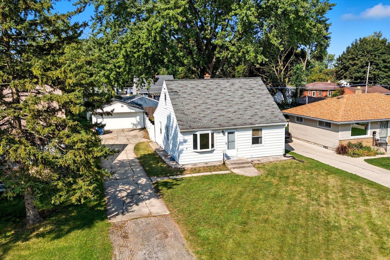 3741 S 47th St, Milwaukee, WI 53220