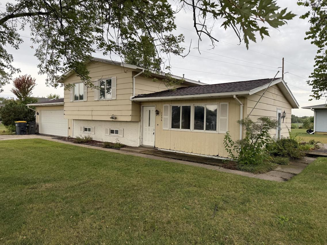 1736 Viking Ave, Holmen, WI 54636