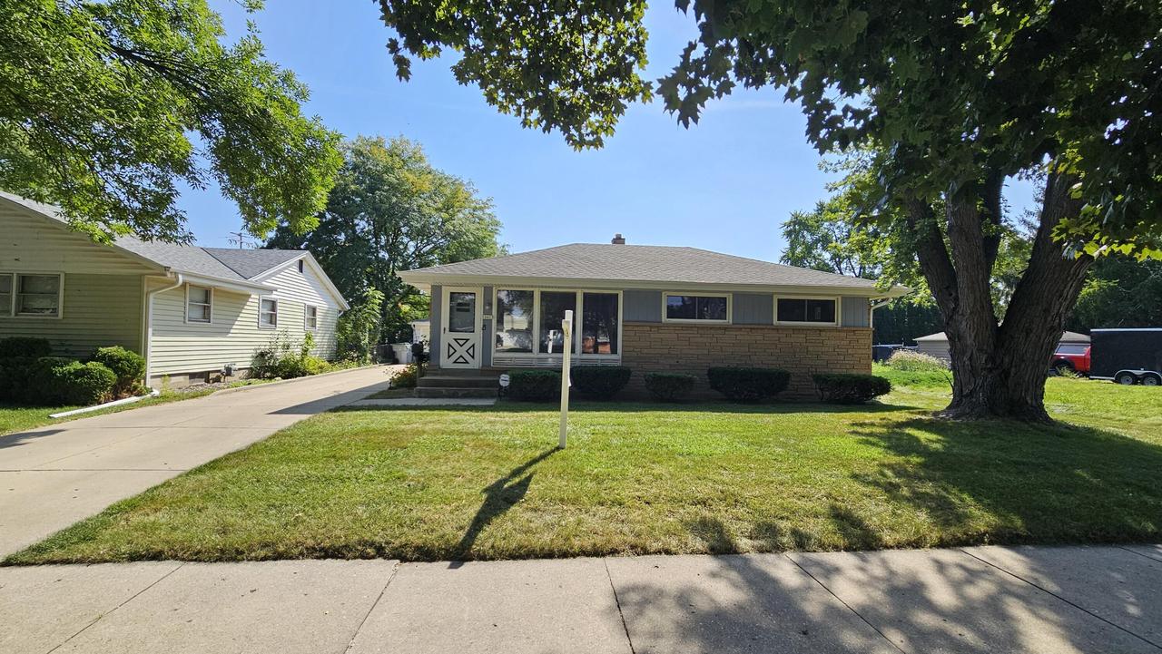 10413 W Custer Ave, Milwaukee, WI 53225