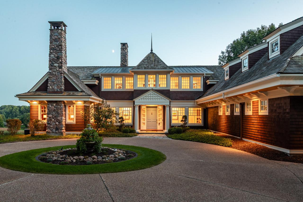 832 Country Club, Onalaska, WI 54650