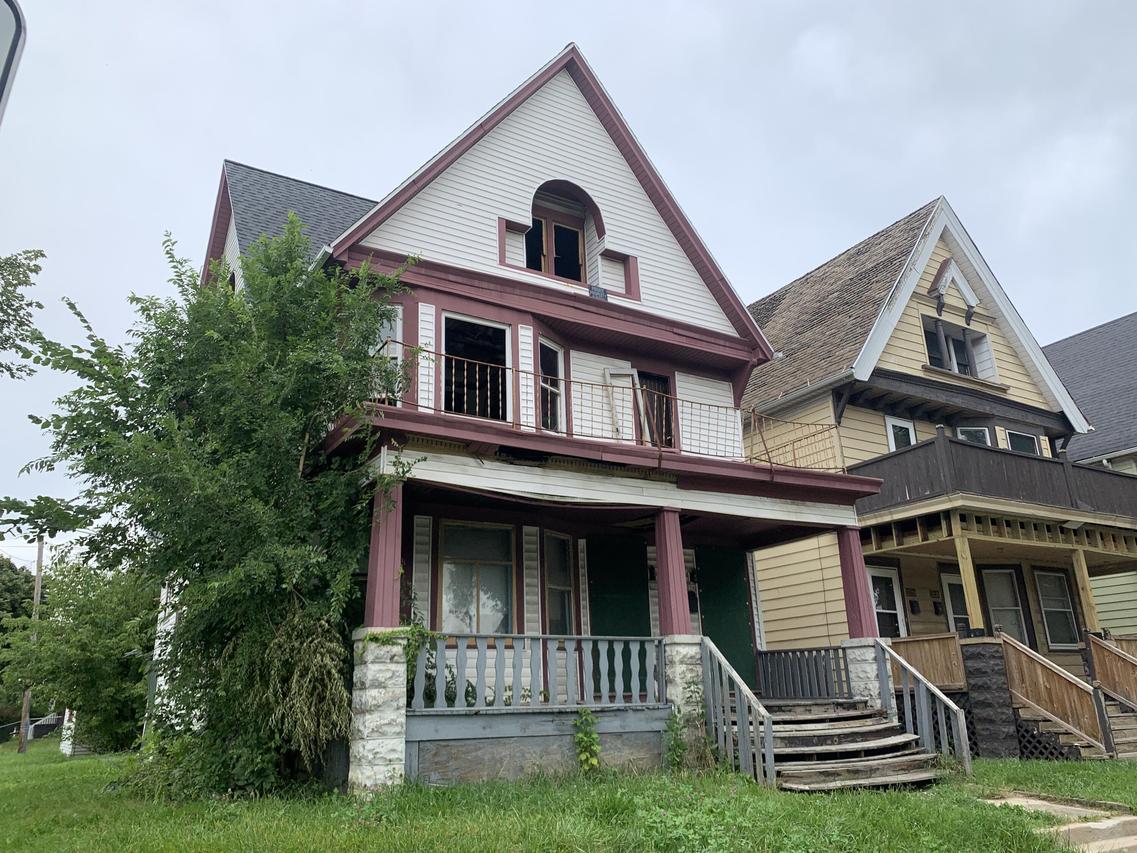2230 W Clarke St #2232, Milwaukee, WI 53206