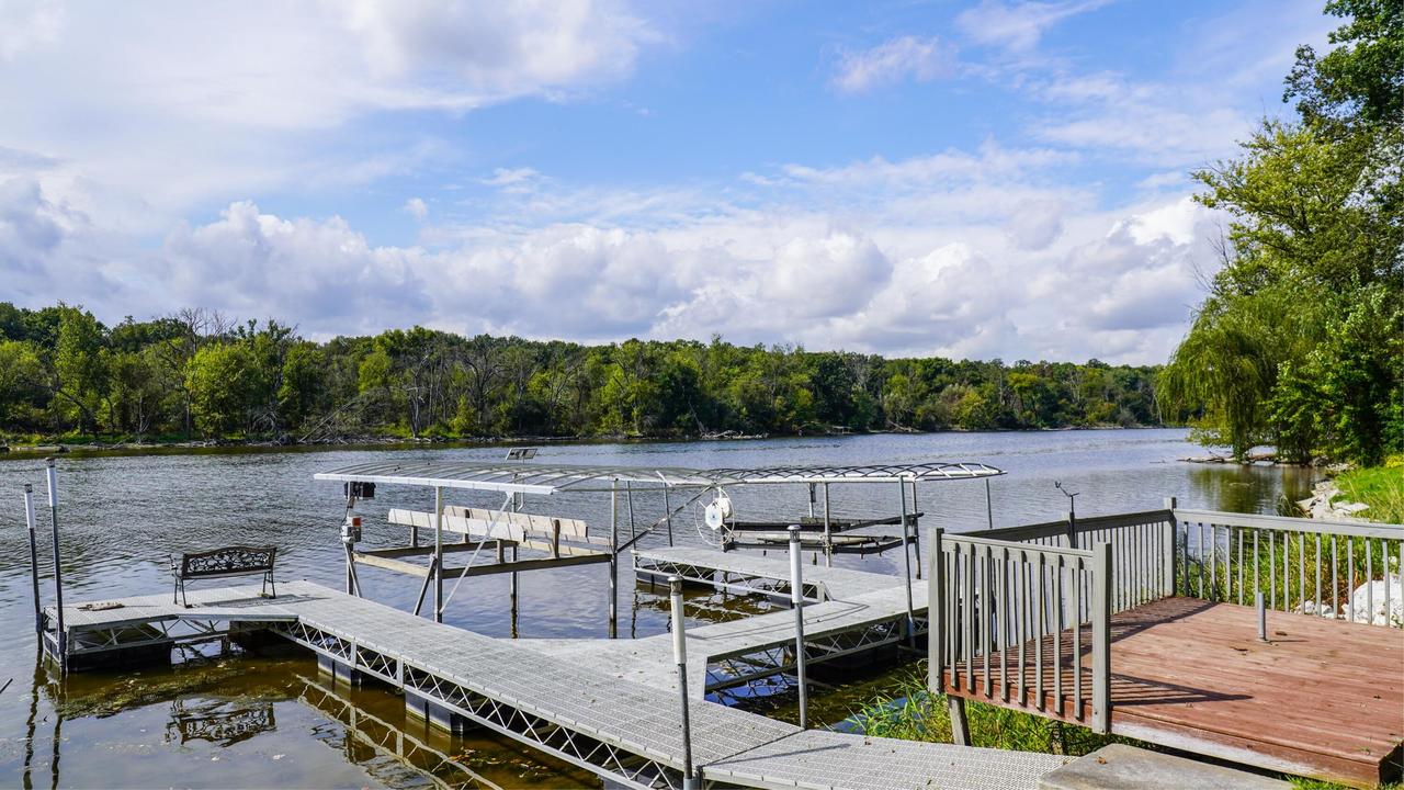 4539 N River Rd, Janesville, WI 53545
