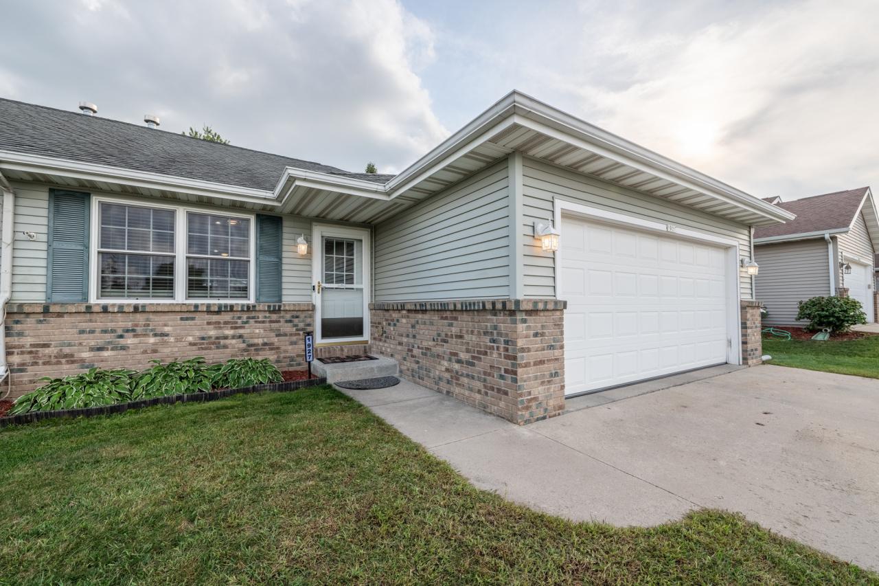 1927 Daisy Dr, West Bend, WI 53090