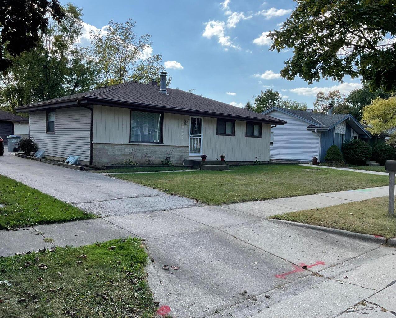 10409 W Villa Ave, Milwaukee, WI 53224