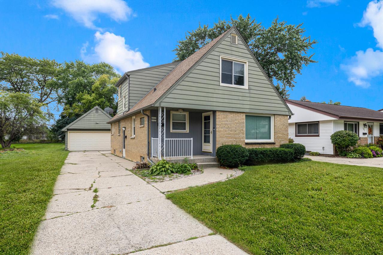 8937 W Morgan Ave #8939, Milwaukee, WI 53228