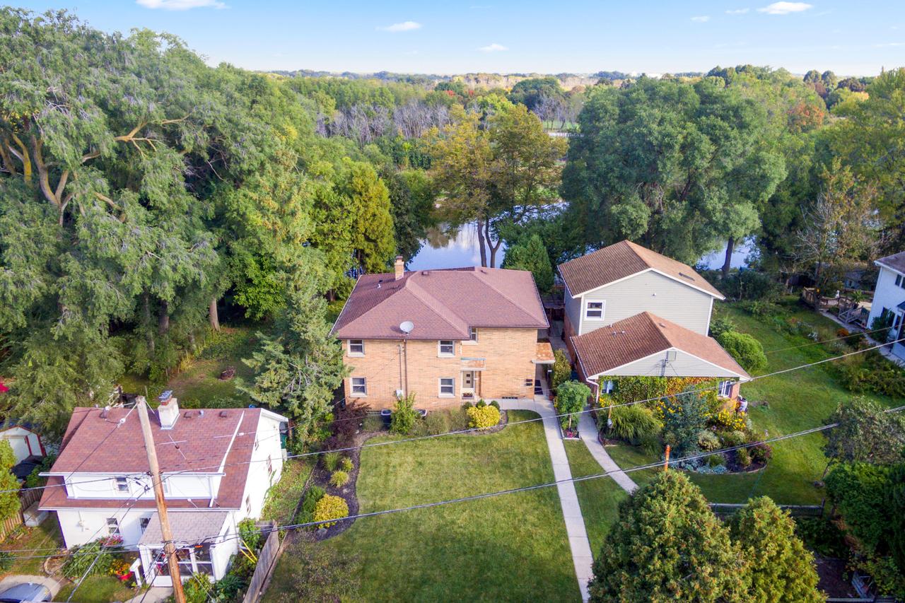 1012 W Eula Ct #1014, Glendale, WI 53209