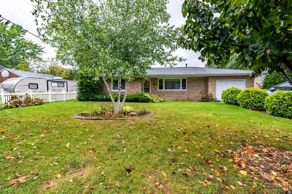 3170 S 27th St, La Crosse, WI 54601