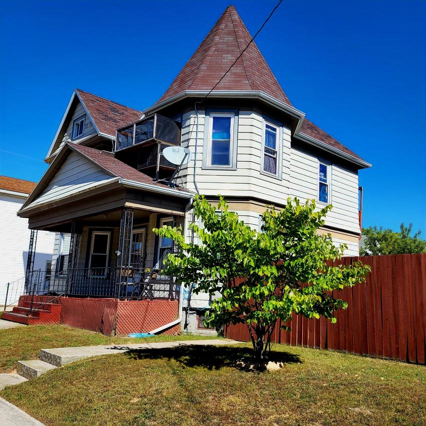 2215 Adams St, Two Rivers, WI 54241