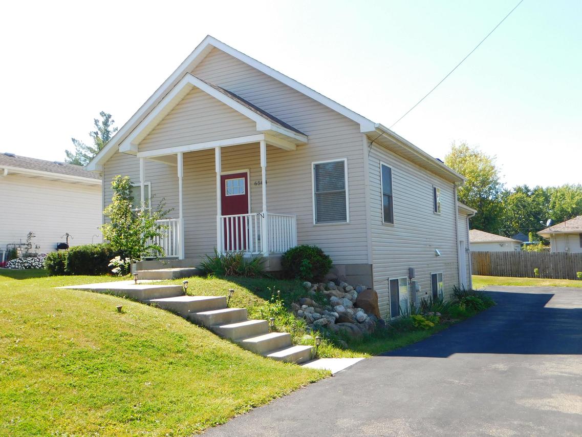 6504 235th Ave, Paddock Lake, WI 53168