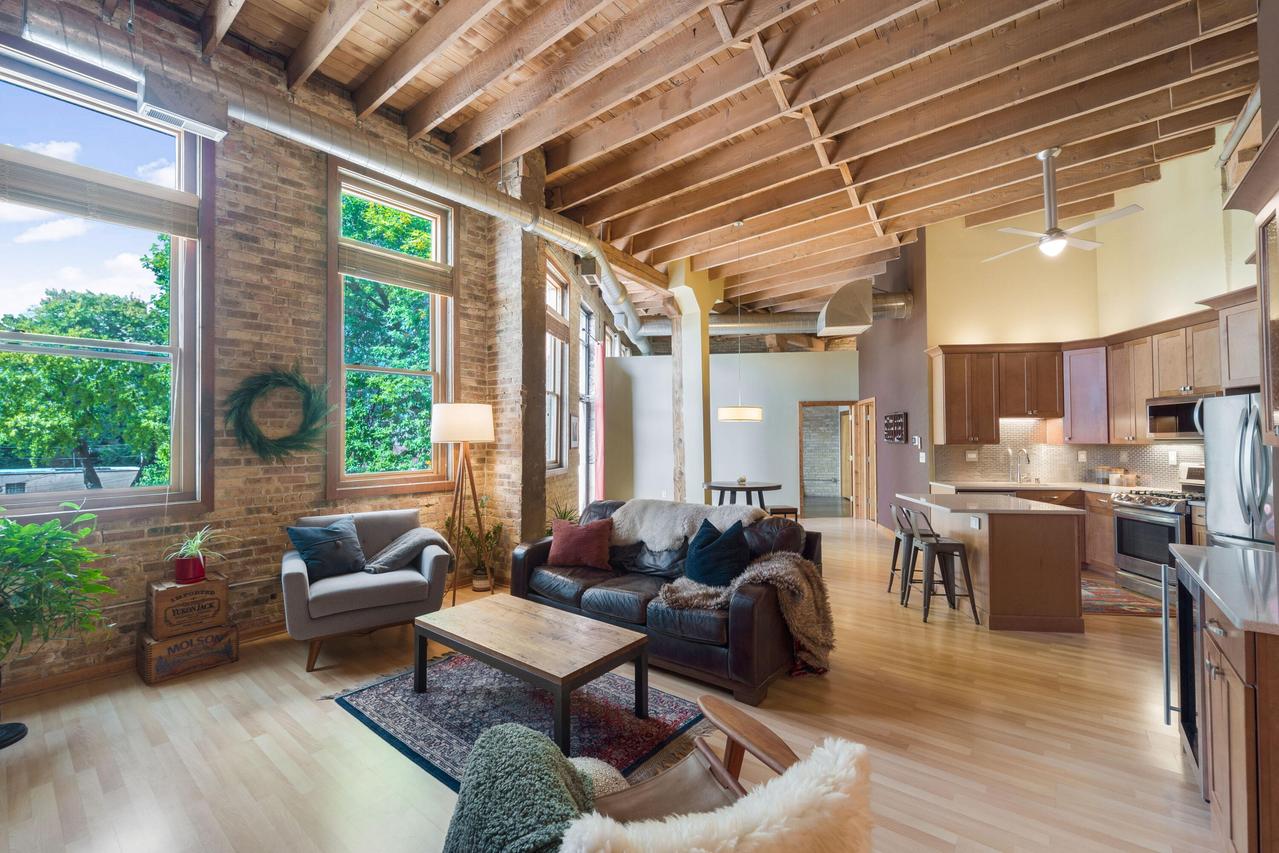 306 E Lincoln Ave #8, Milwaukee, WI 53207