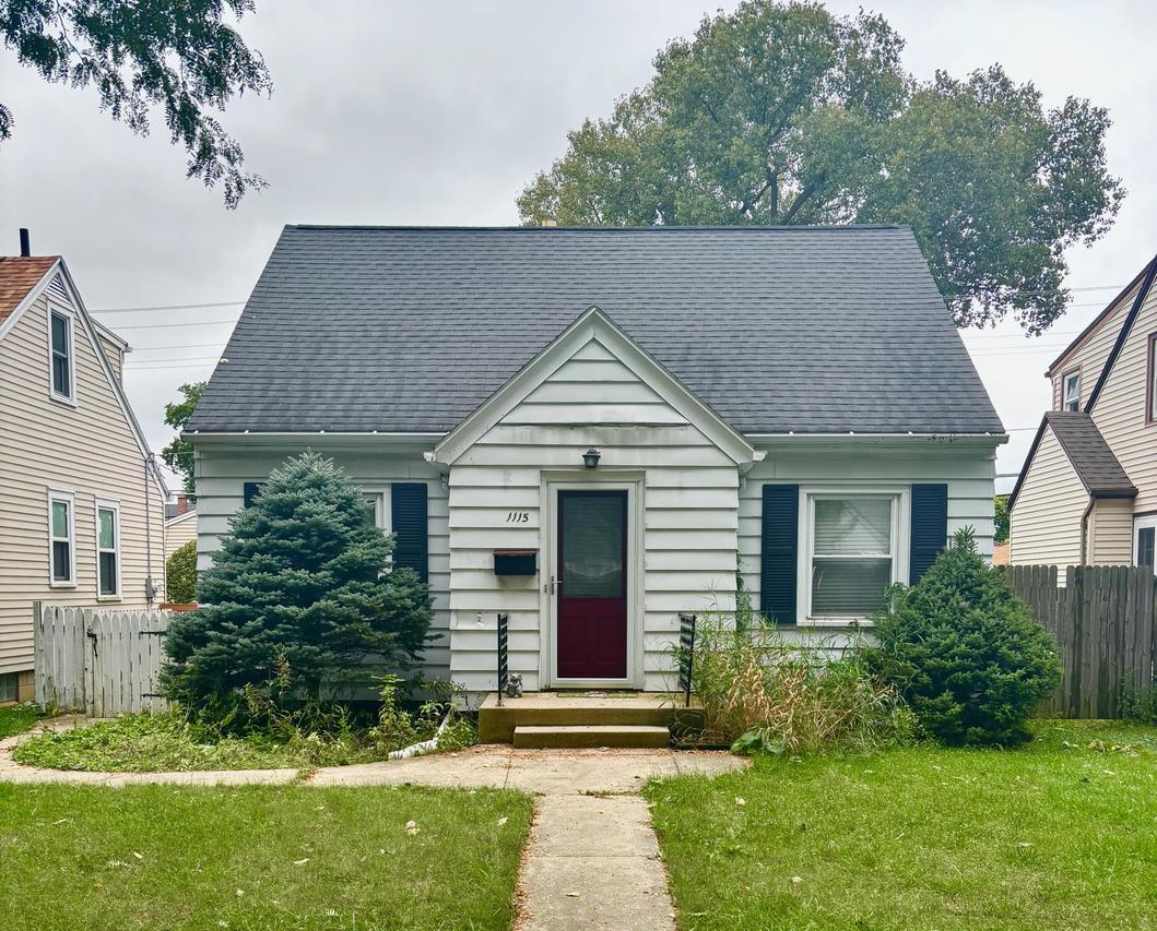1115 S 115th St, West Allis, WI 53214